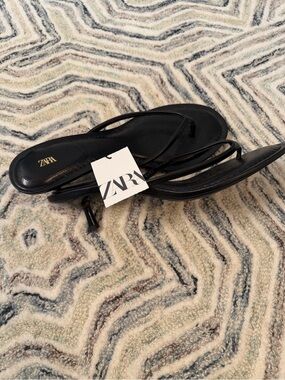 Zara Black Minimalist Strappy Heeled Sandals- kitten heel- size 41
